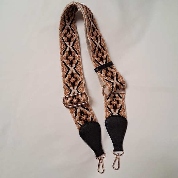 Metro Muse Black Vegan Leather Crossbody Bag - Picture 6 of 7